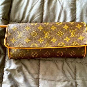Louis Vuitton Shoulder Bag Pochette Twin GM